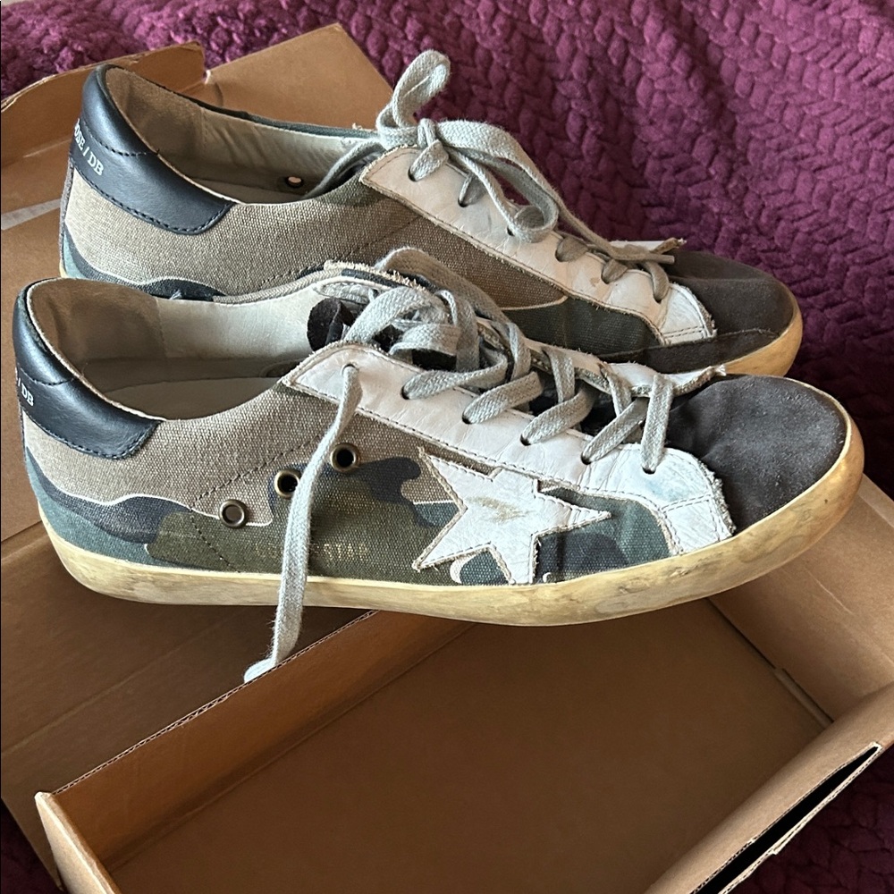 Golden Goose Superstar Camouflage Lace-Up Sneakers - Picture 8 of 12